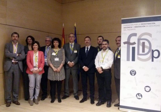 Redes sociales TIC y seguridad del paciente